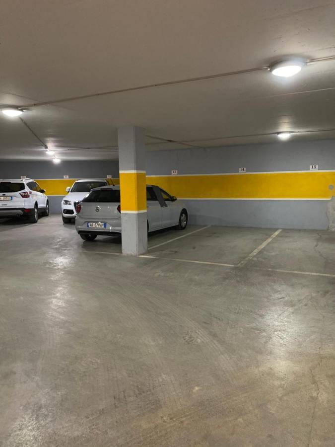 Nemis Apartments In The Centre Of Tirana Four Free Parking Dış mekan fotoğraf