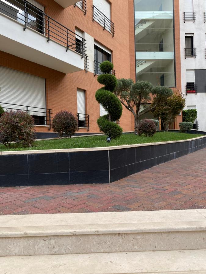 Nemis Apartments In The Centre Of Tirana Four Free Parking Dış mekan fotoğraf