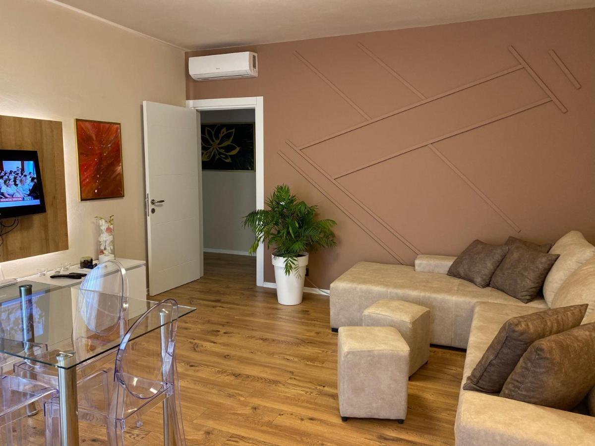 Nemis Apartments In The Centre Of Tirana Four Free Parking Dış mekan fotoğraf