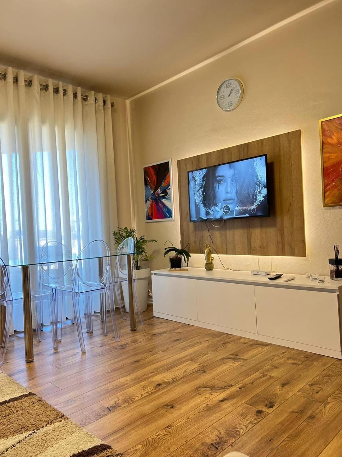 Nemis Apartments In The Centre Of Tirana Four Free Parking Dış mekan fotoğraf